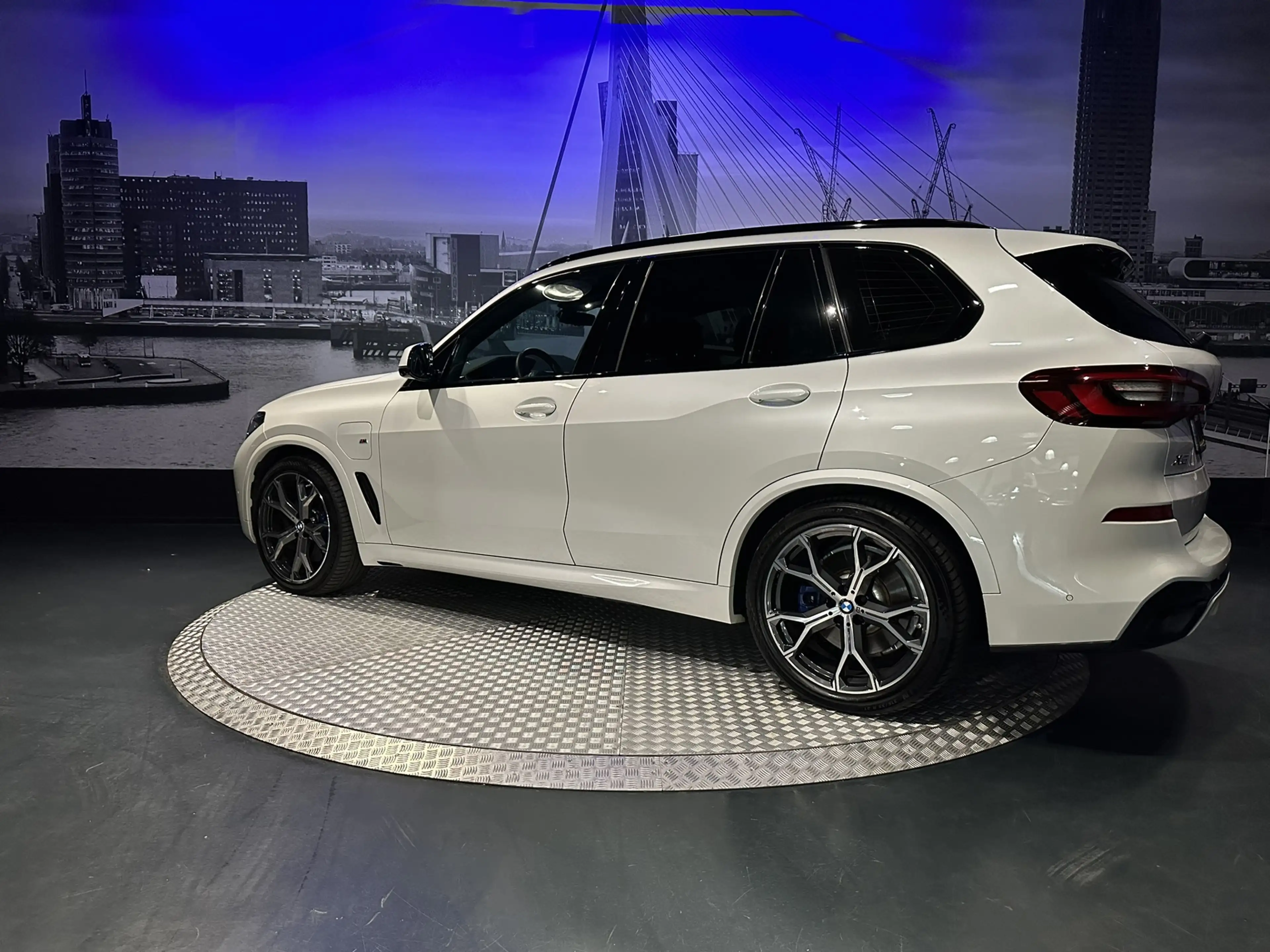 BMW X5 XDrive45e High Executive *Pano*360camera*Trekhaak* — photo 9