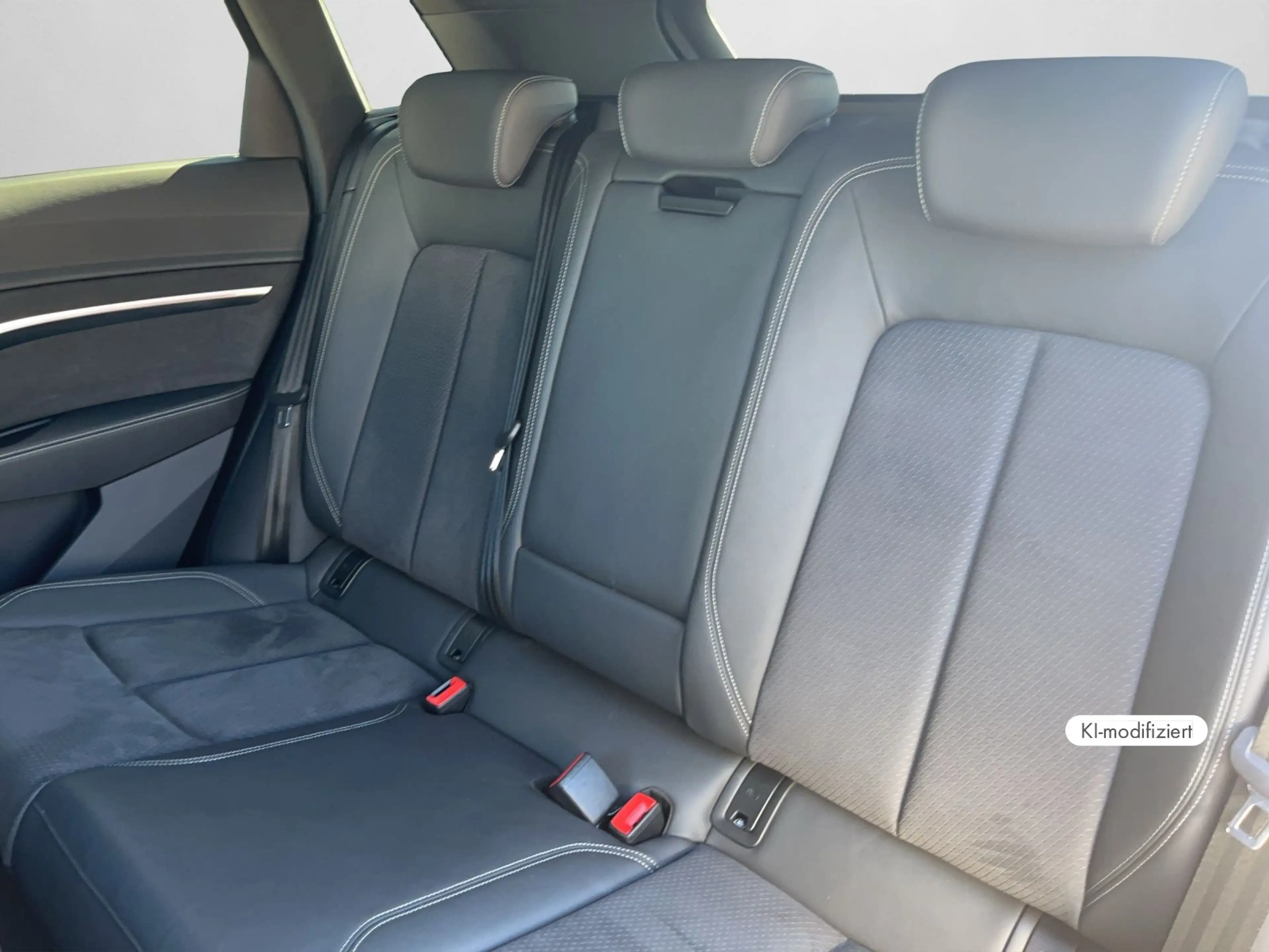 Audi Q8 e-tron Advanced 50 e-tron quattro NAVI SHZ RF — photo 14