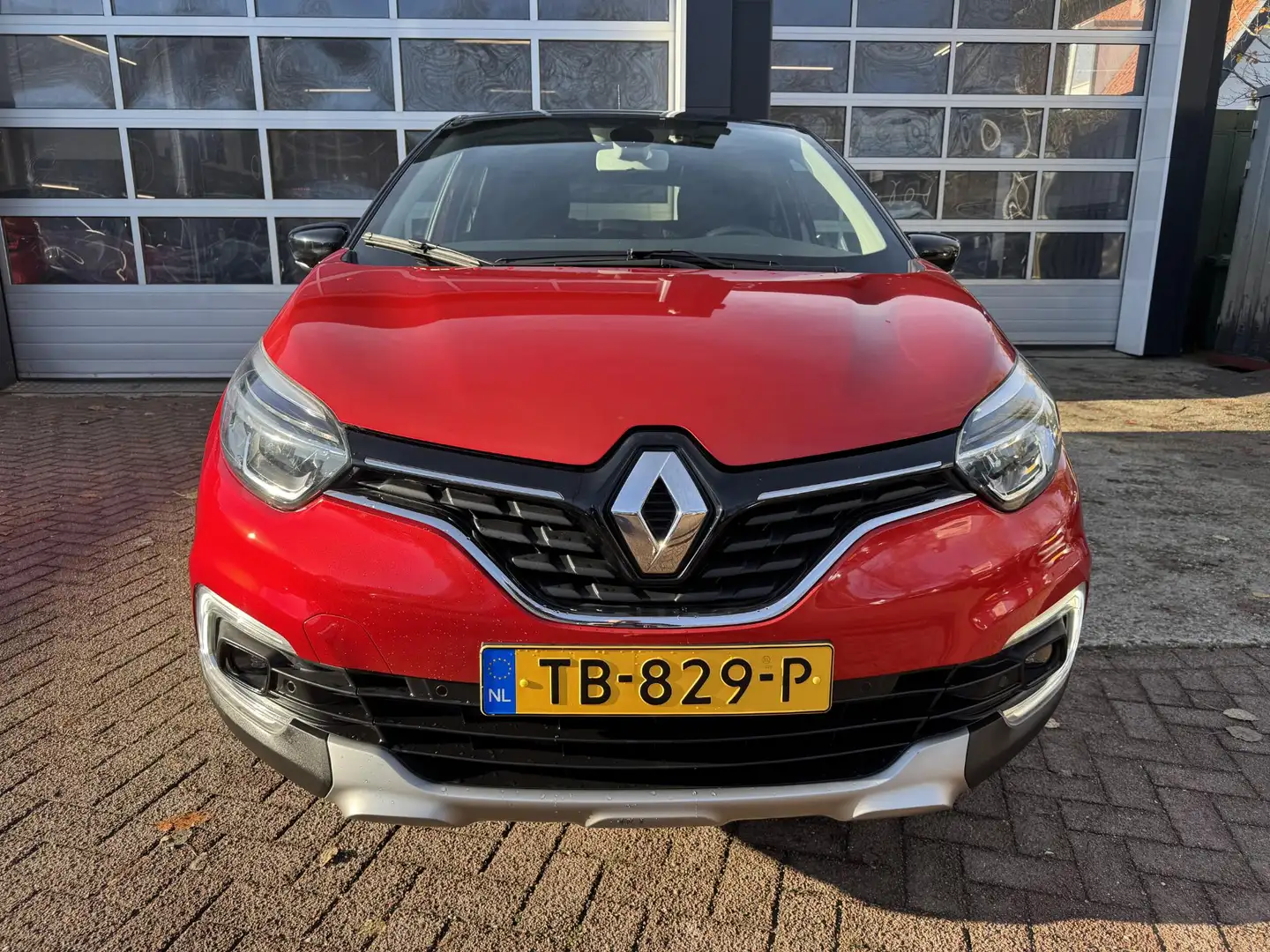 Renault Captur 0.9 TCe 90pk Intens+Camera!! Rot - 2