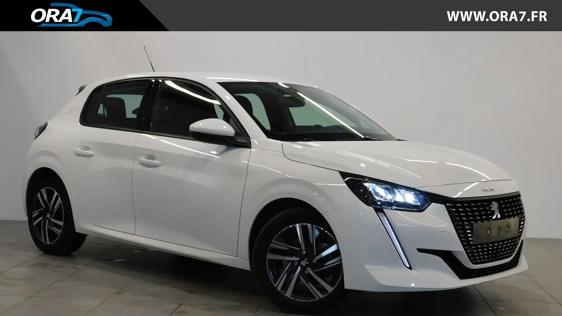 Peugeot e-208 1.2 PURETECH 100CH S\u0026S ALLURE - 1