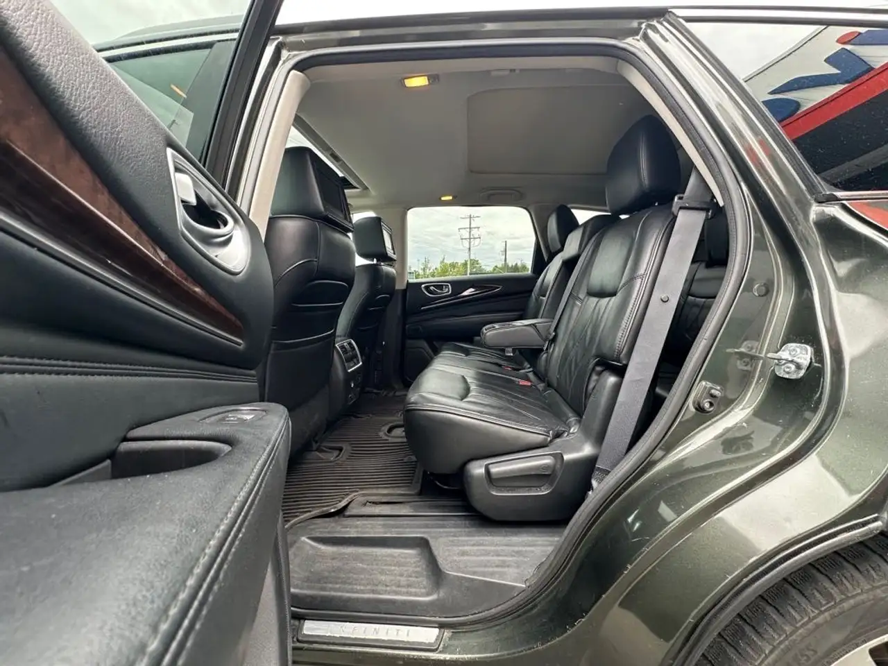 Infiniti QX60 снимка Infiniti QX60