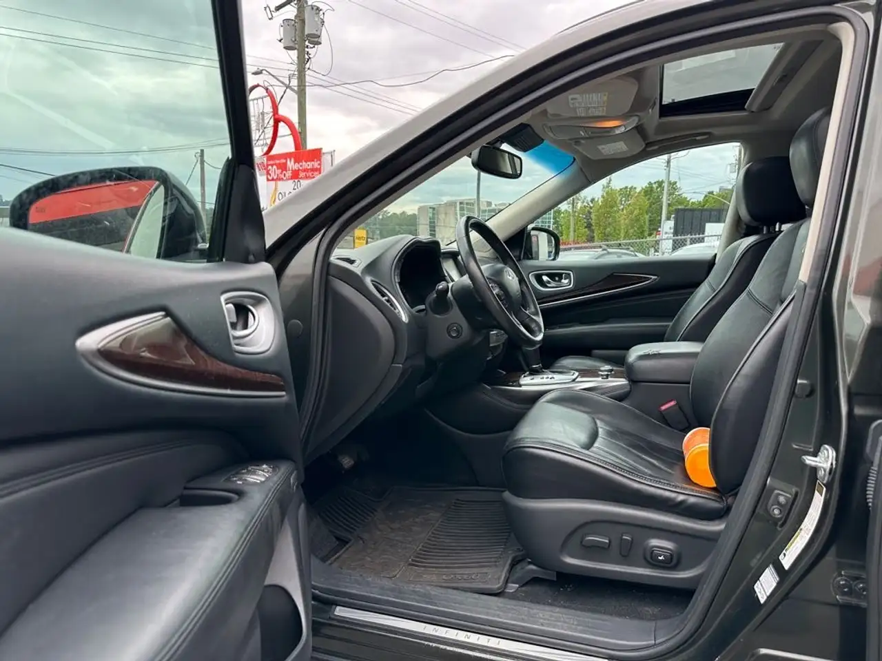 Infiniti QX60 снимка Infiniti QX60