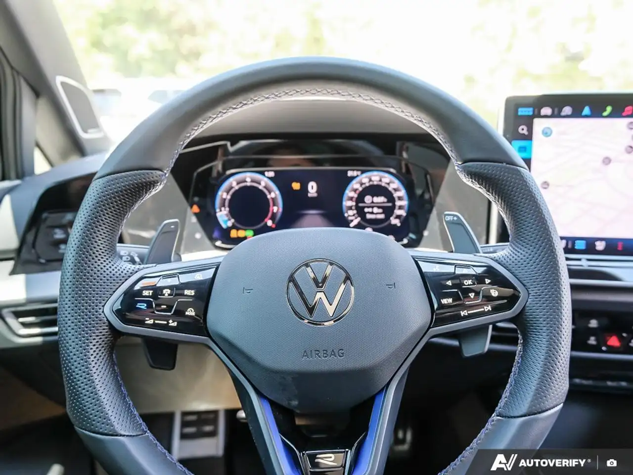 Volkswagen Golf R снимка Volkswagen Golf R