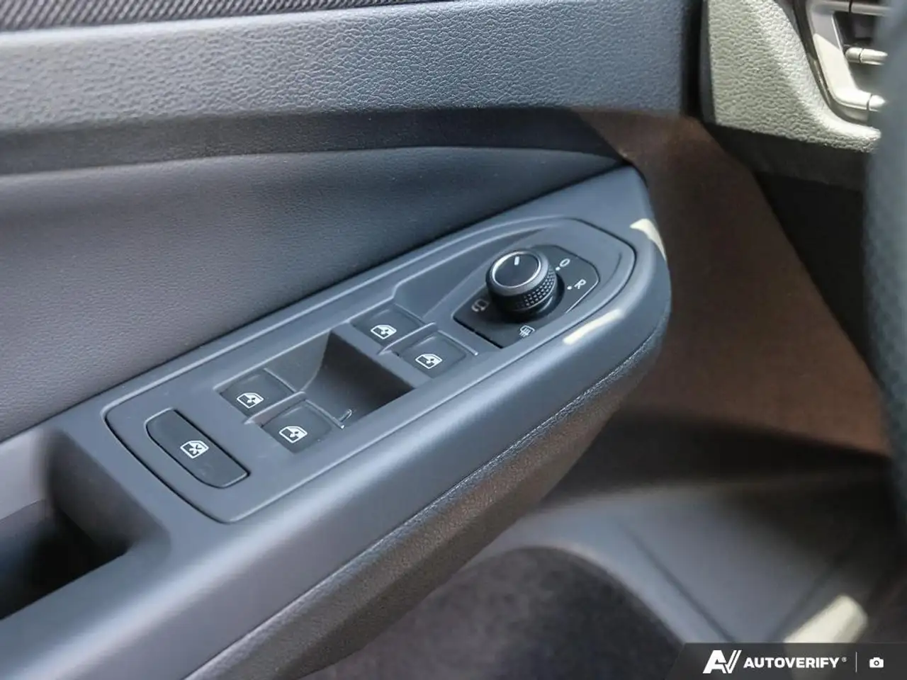 Volkswagen Golf R снимка Volkswagen Golf R