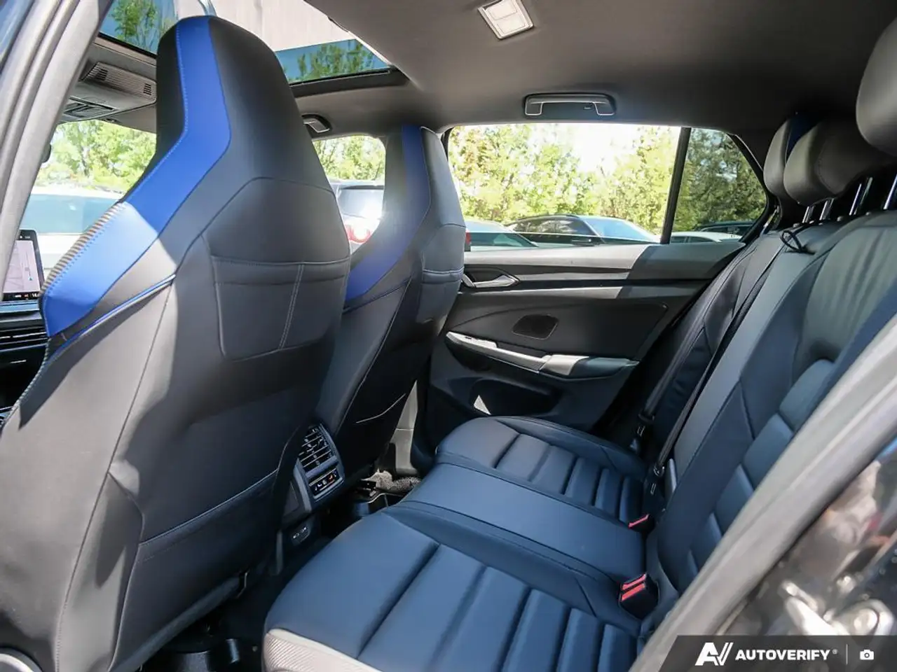 Volkswagen Golf R снимка Volkswagen Golf R