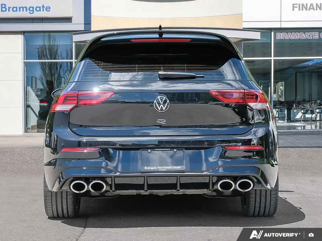 Volkswagen Golf R снимка Volkswagen Golf R