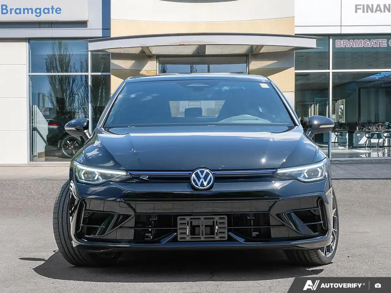 Volkswagen Golf R снимка Volkswagen Golf R