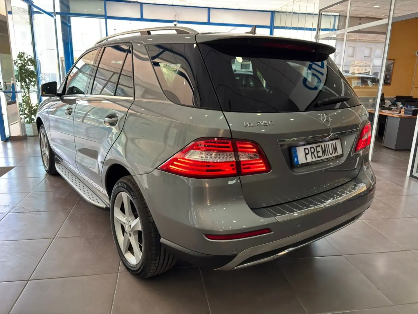 Mercedes-Benz ML 350 350BlueTec 4M 7G Plus Gris - 2