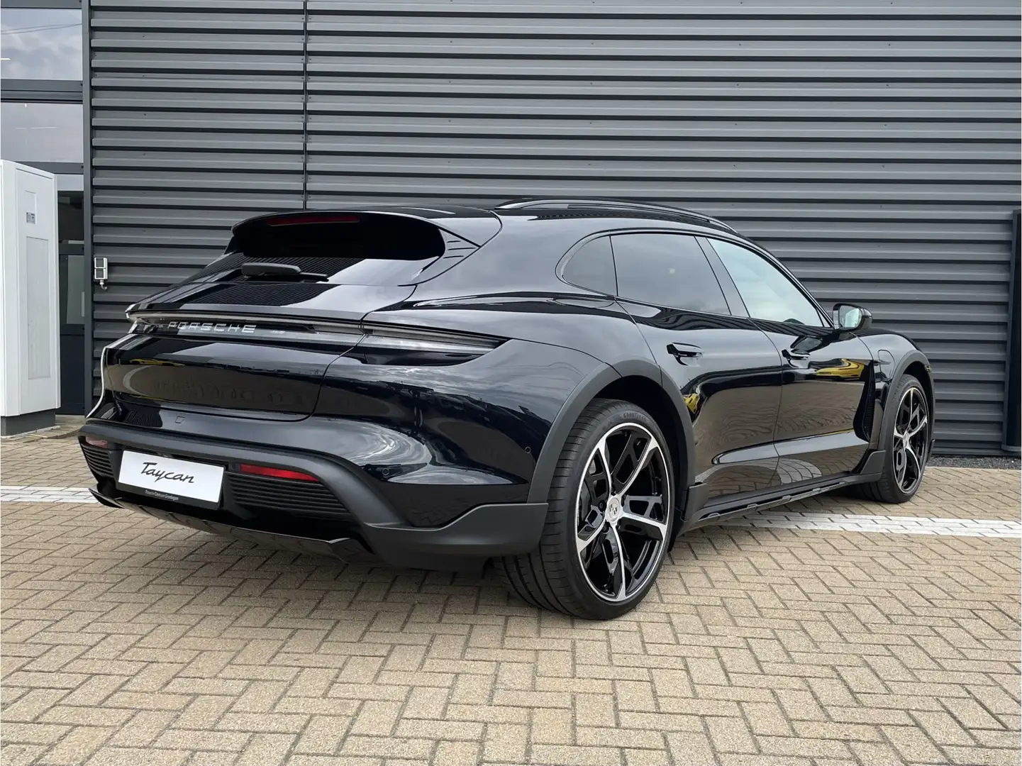 Porsche Taycan 4 Cross Turismo Zwart - 2