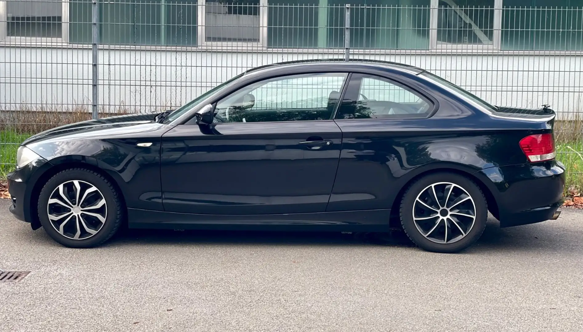 BMW 118 d Coupé 105kw|Klima|SHZ|PDC|Euro5|TÜV 09/2025 Schwarz - 2