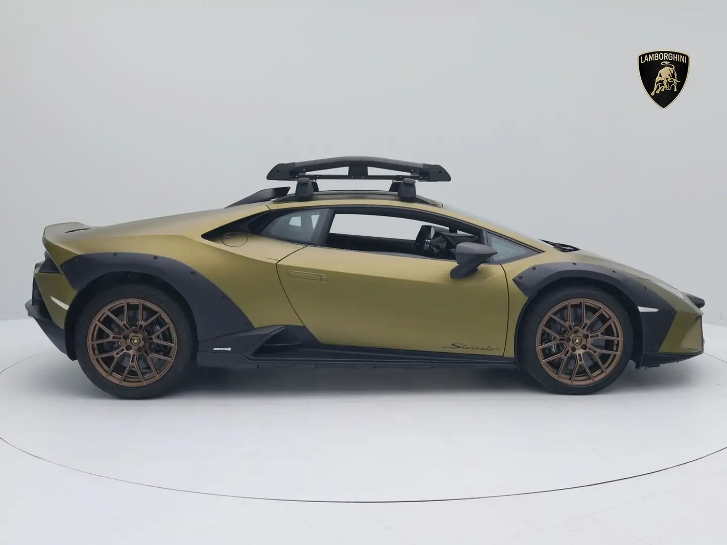Lamborghini Huracán Sterrato MY24 I VERDE GEA I DACHKORB I SENSONUM - 2