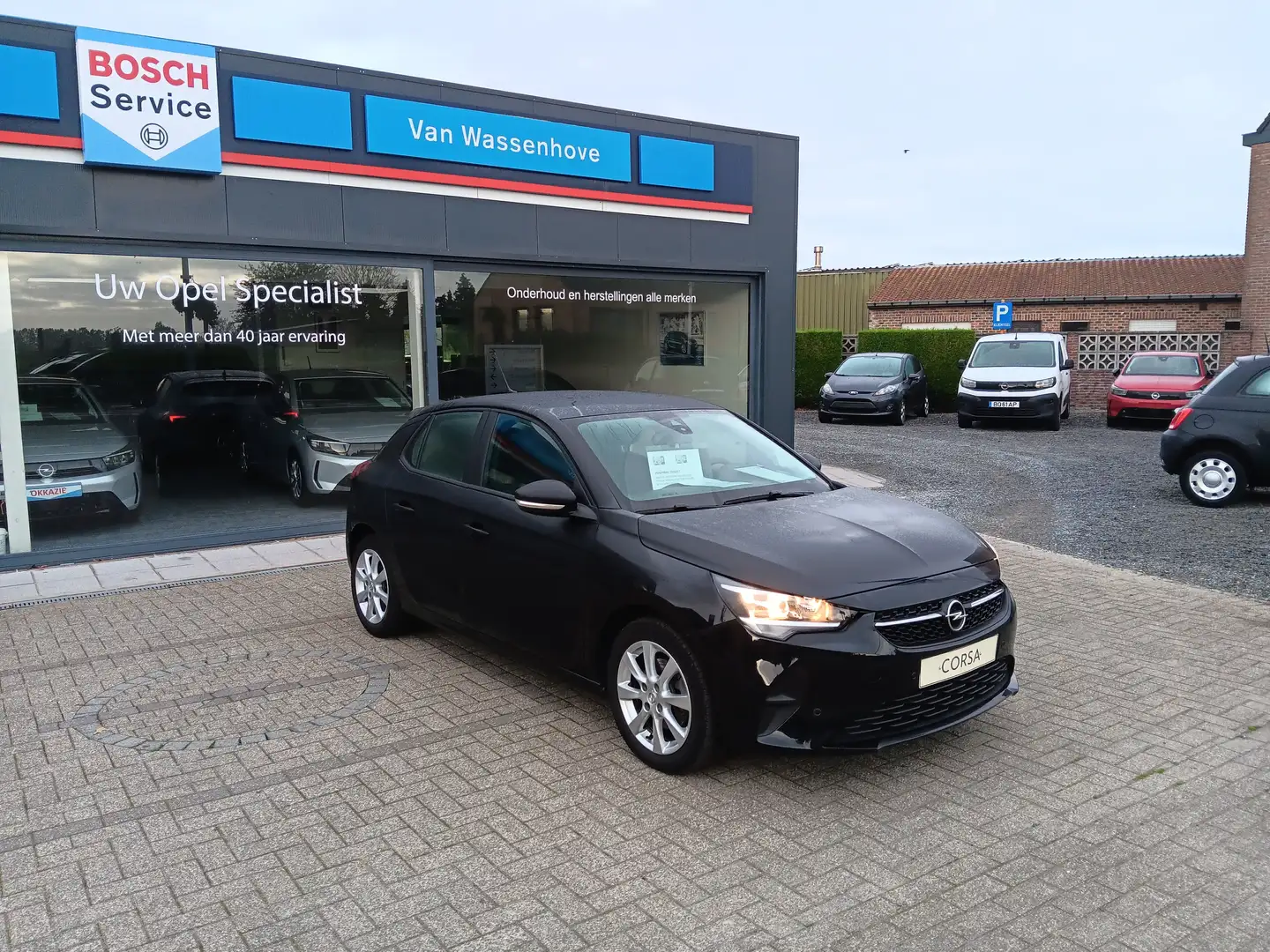 Opel Corsa Corsa 1.2 Edition 100 pk NAV DAB **OVERNAME** Zwart - 2