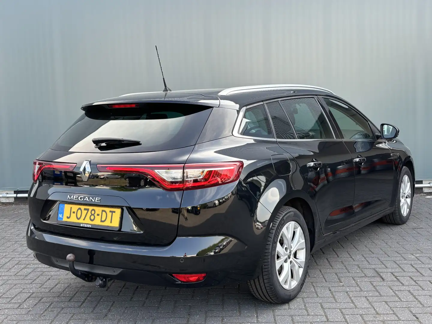 Renault Megane Estate BWJ 2020 1.3 116 PK TCe Limited TREKHAAK / Zwart - 2
