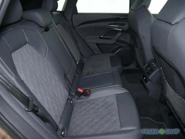 Audi Q5 view 5