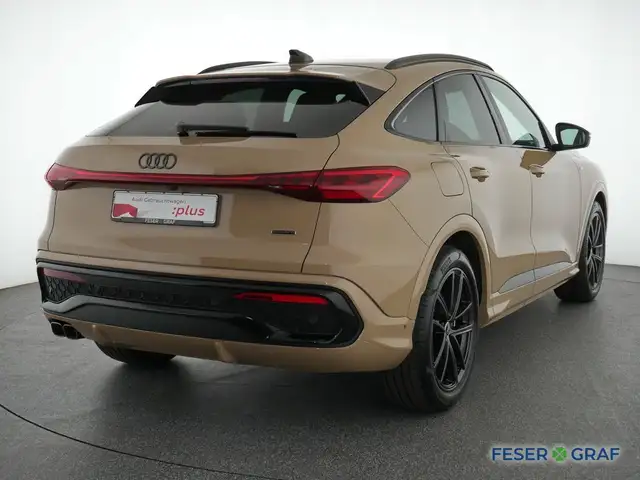 Audi Q5 view 2