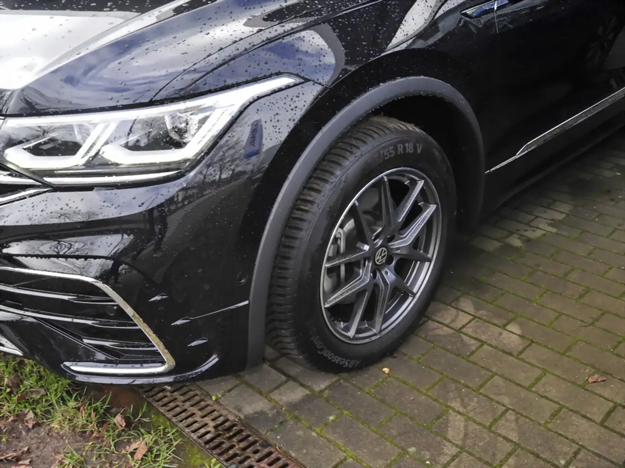 Volkswagen Tiguan 2.0 TSI R-Line 4MO DSG Navi Matrix DCC 6