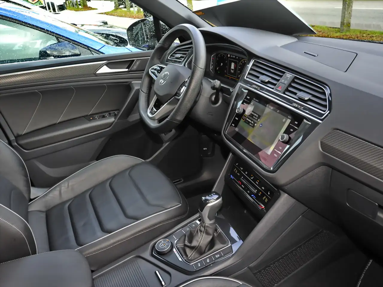 Volkswagen Tiguan 2.0 TSI R-Line 4MO DSG Navi Matrix DCC 7
