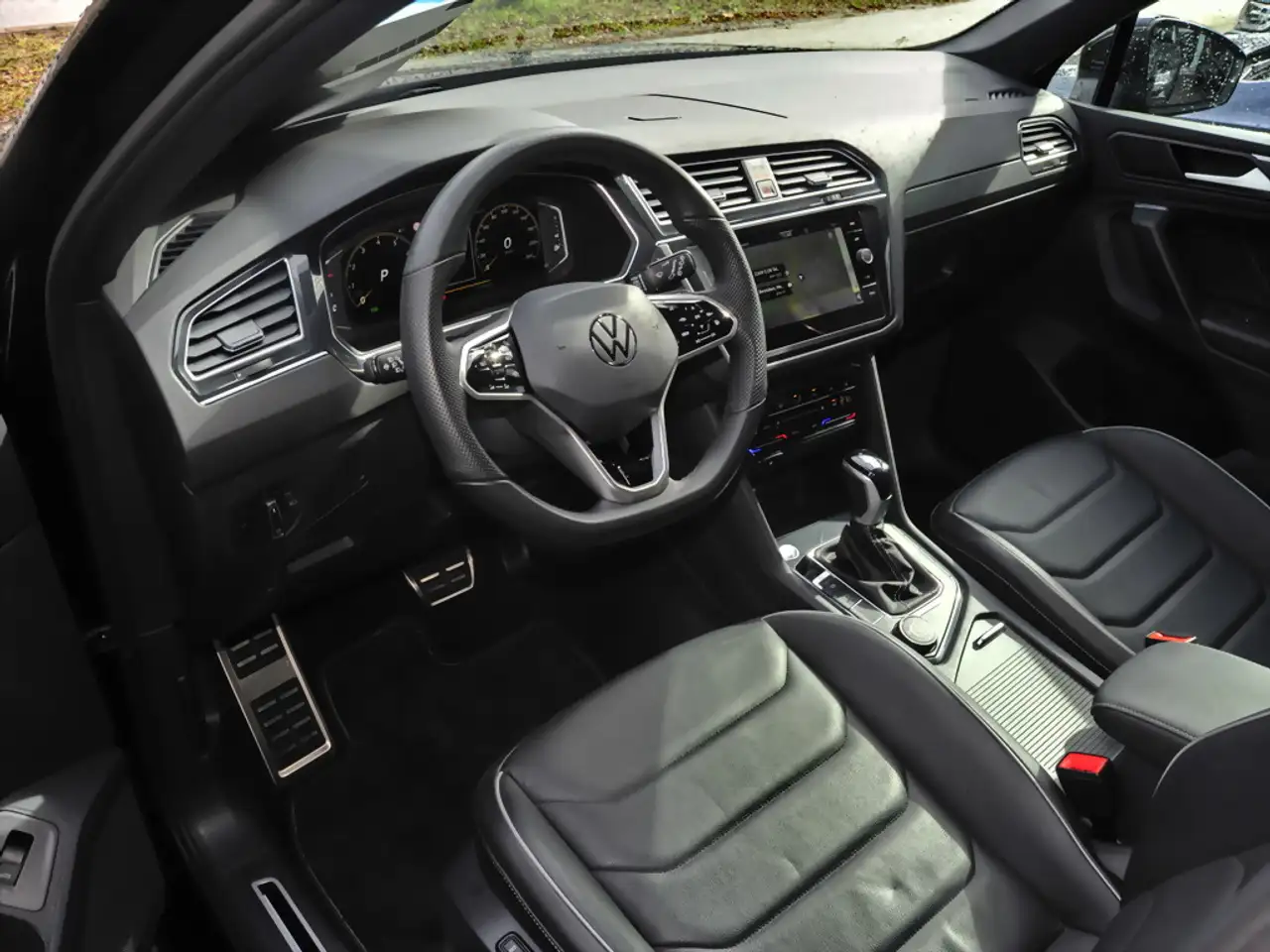 Volkswagen Tiguan 2.0 TSI R-Line 4MO DSG Navi Matrix DCC 12