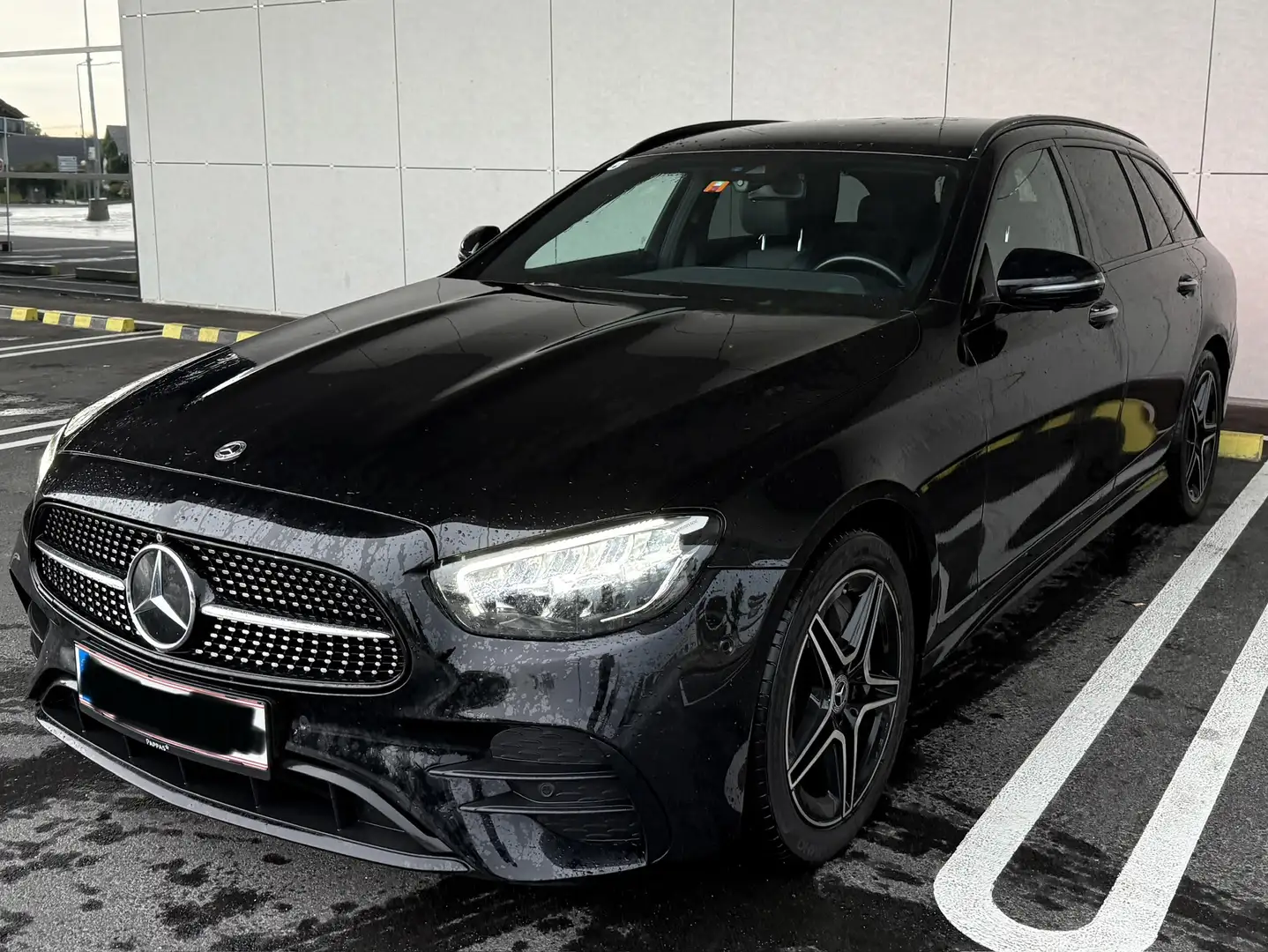 Mercedes-Benz E 300 de PHEV T Austria Edition Aut. Schwarz - 1