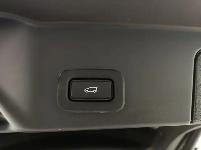 Land Rover Range Rover Evoque view 11