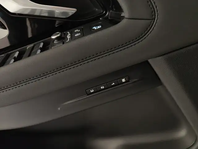 Land Rover Range Rover Evoque view 13