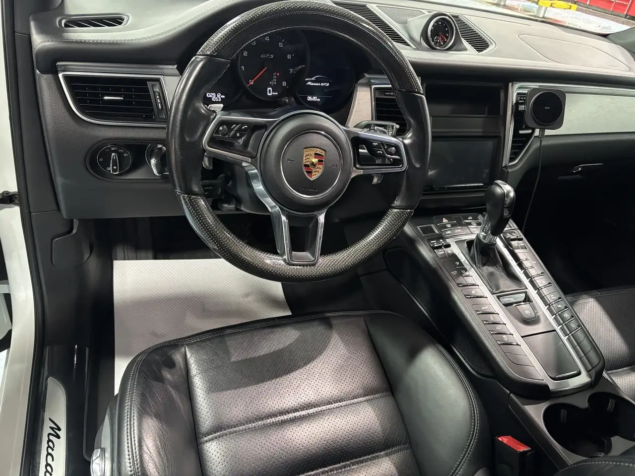 Porsche Macan снимка Porsche Macan