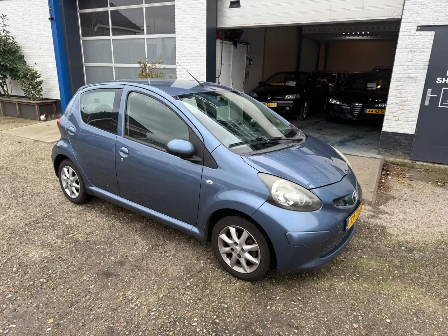 Toyota Aygo 1.0-12V +- met Onderhoudshistorie, Airco, stoelver Blauw - 2