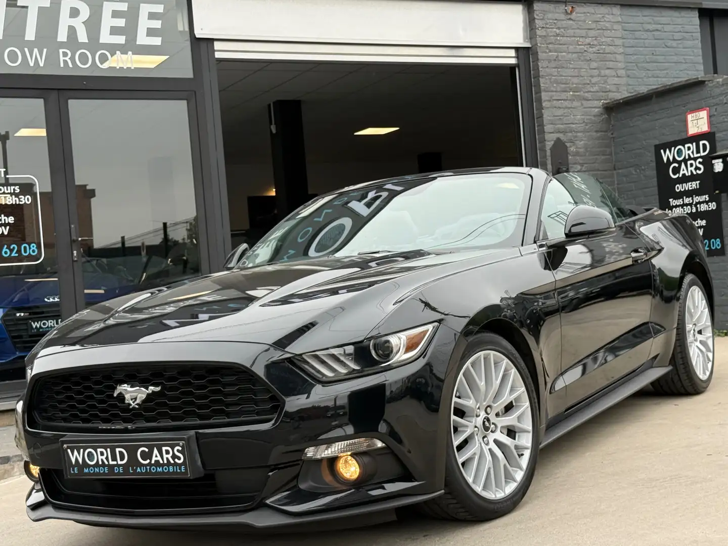 Ford Mustang 2.3i CABRIOLET AUTOMATIQUE NAVI CUIR CAM FULL OP. Zwart - 1
