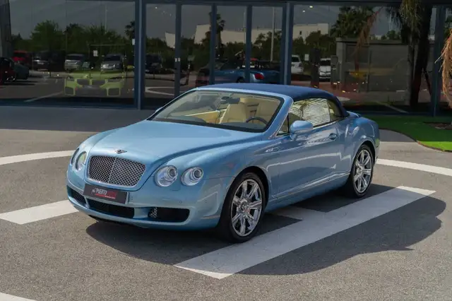 Bentley Continental GT view 5