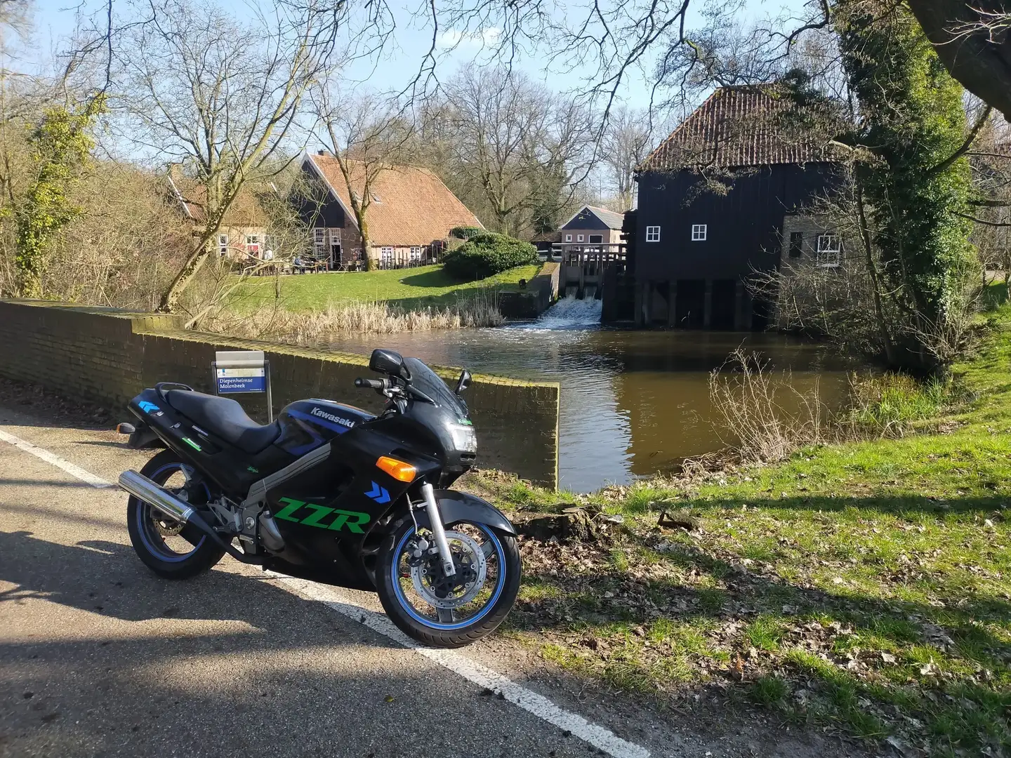 Kawasaki ZZR 250 A2 beginners motor Nero - 1