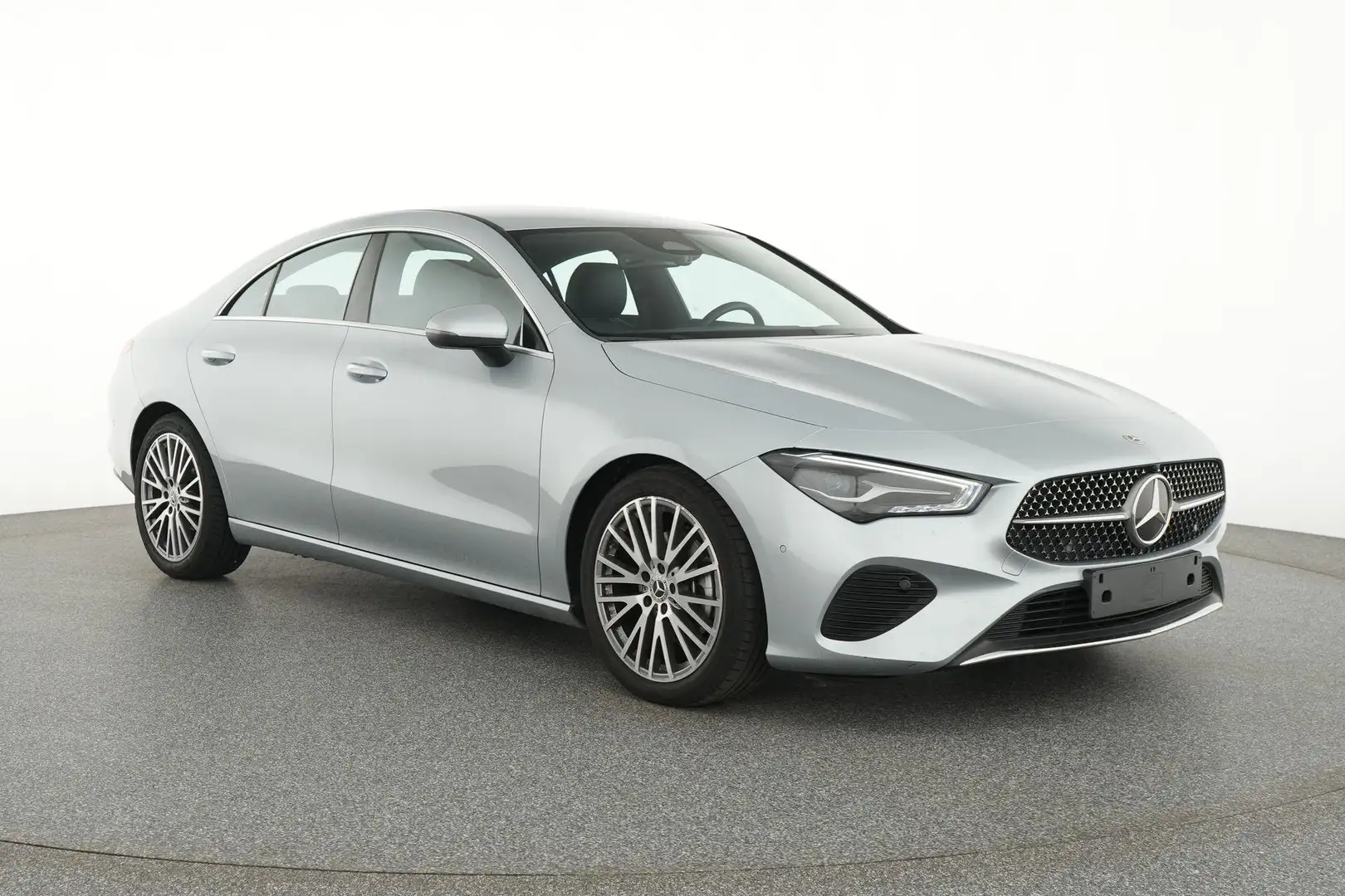 Mercedes-Benz CLA 180 Coupé Luxury Line - 2