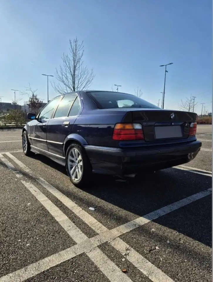 BMW 318i, foto 2