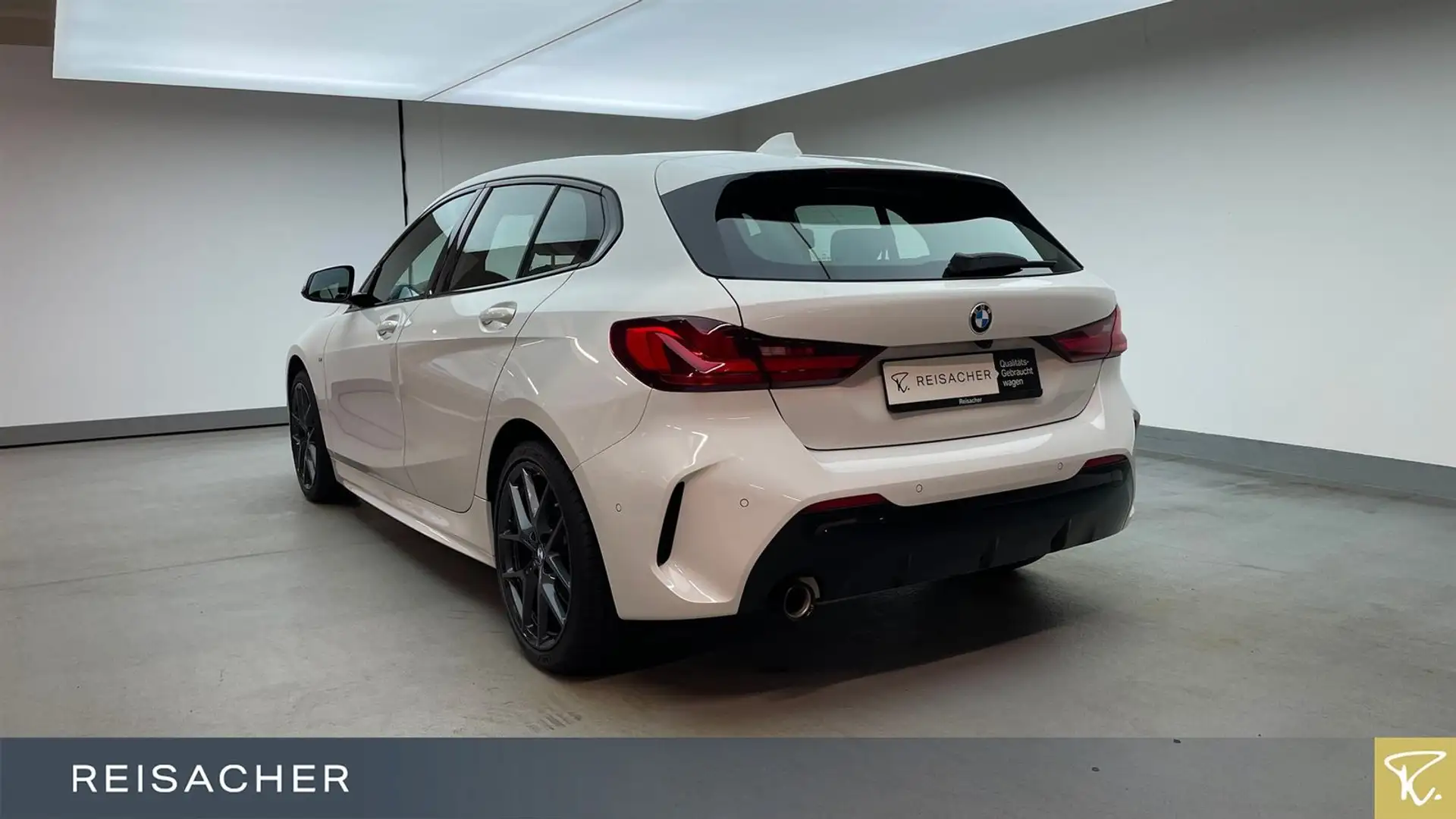 BMW 118 i M-Sport AHK LkdHzg FLA LCProf Hifi RFK - 2