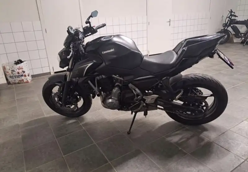 Kawasaki Z 650 - foto 3