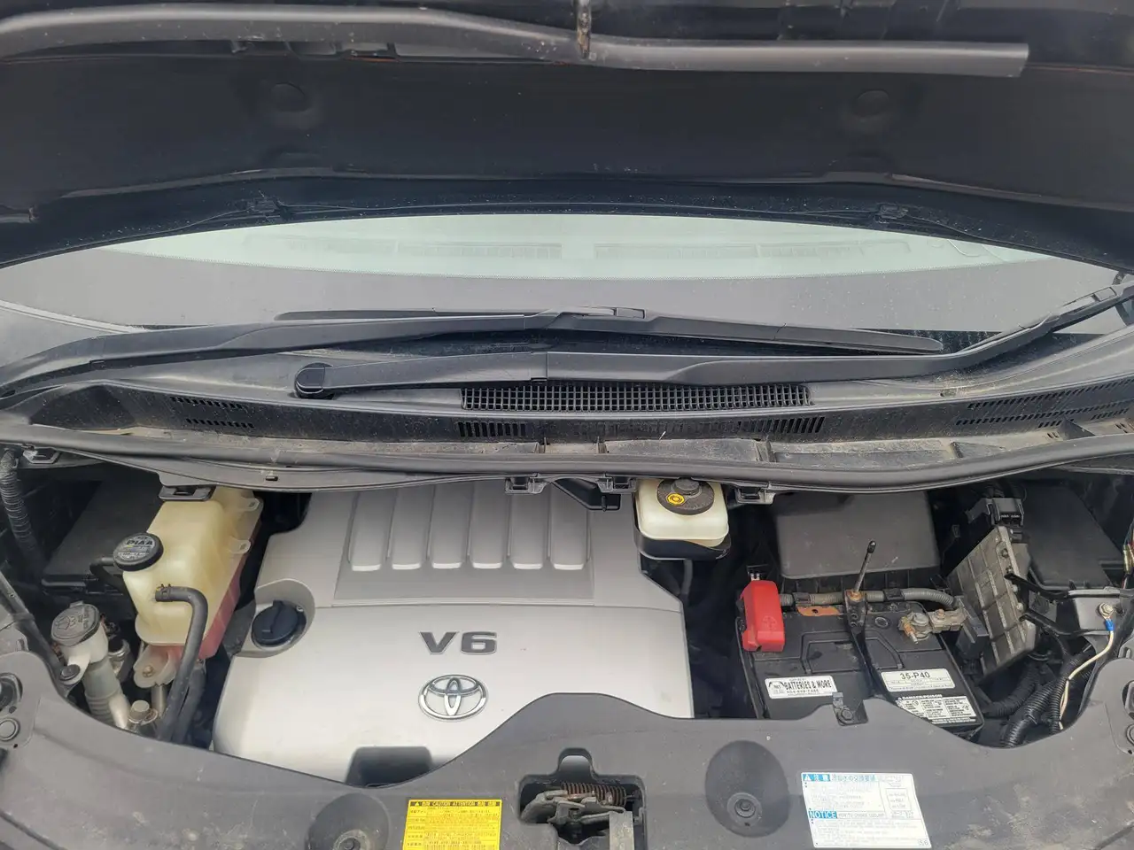 Toyota Alphard снимка Toyota Alphard