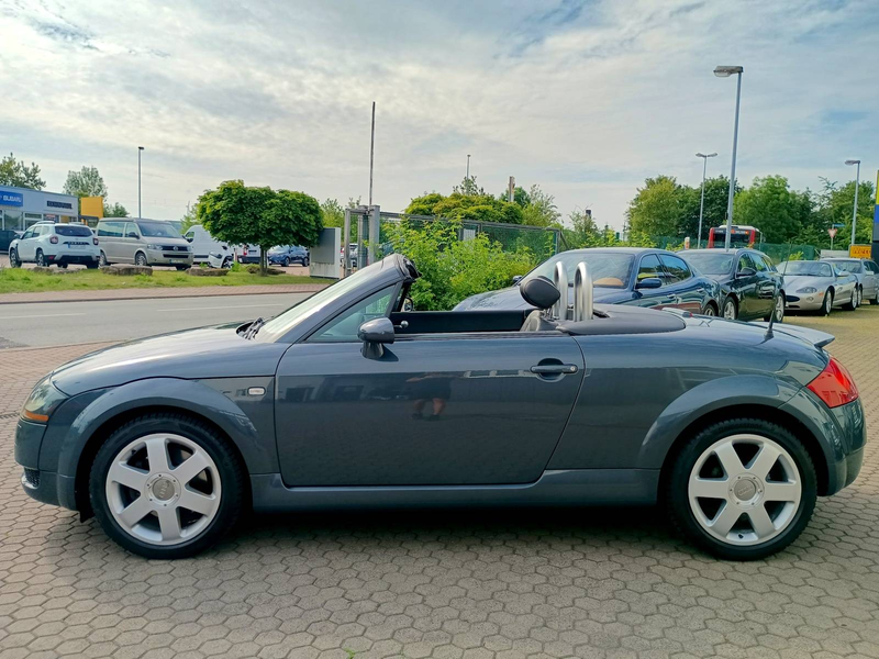 Audi TT 1.8 T Roadster im außergewöhnlichen Pflegezustand Xenon Bose Scheckheft — photo 7