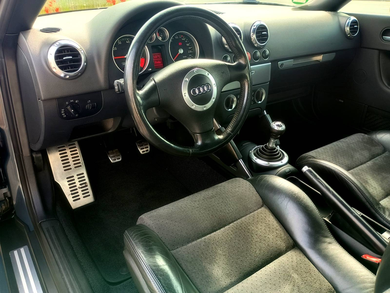 Audi TT 1.8 T Roadster im außergewöhnlichen Pflegezustand Xenon Bose Scheckheft — photo 10