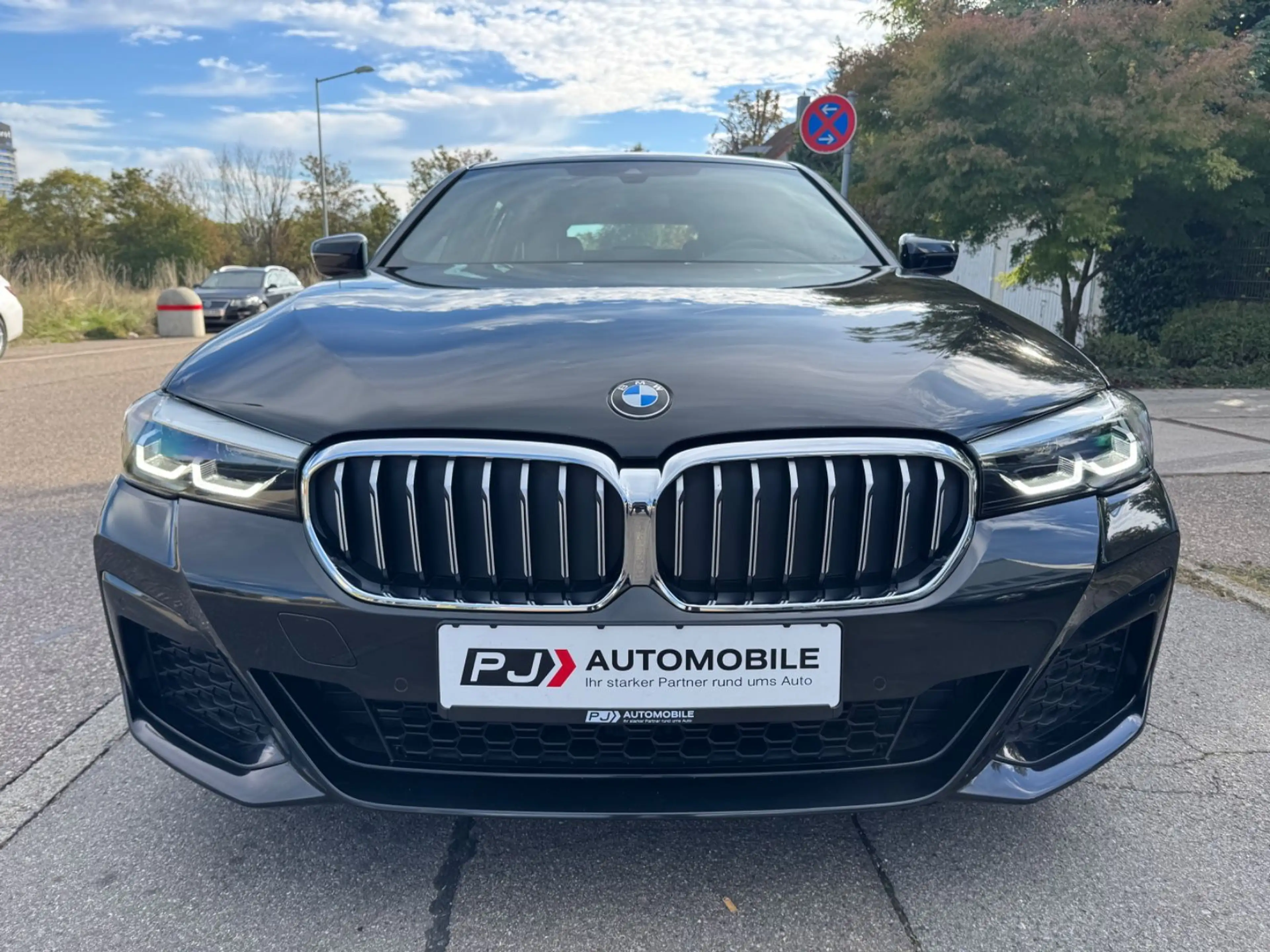 BMW 520 d Touring M Sport Navi LED Ambiente AHK 1.H — photo 9