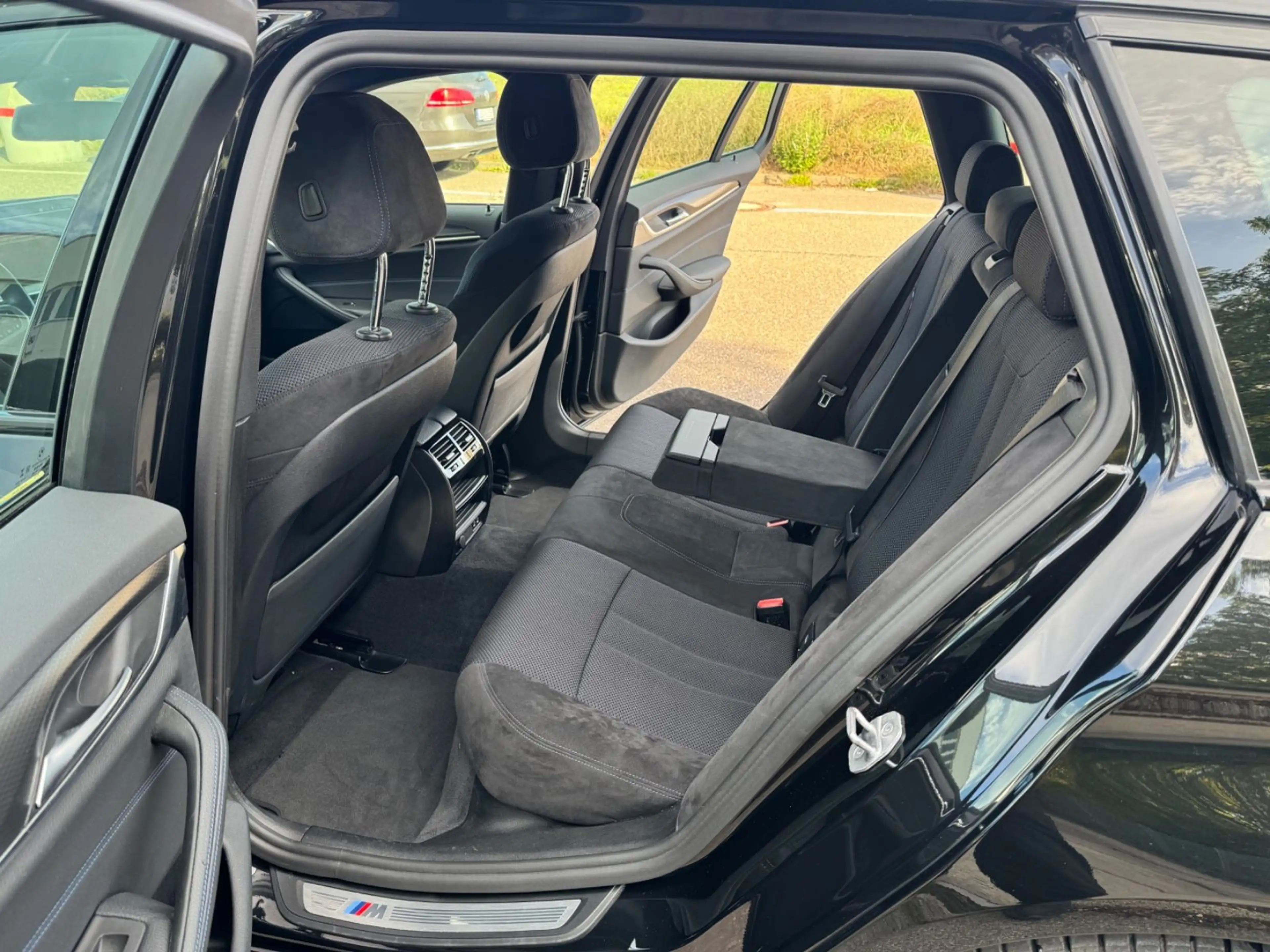 BMW 520 d Touring M Sport Navi LED Ambiente AHK 1.H — photo 13