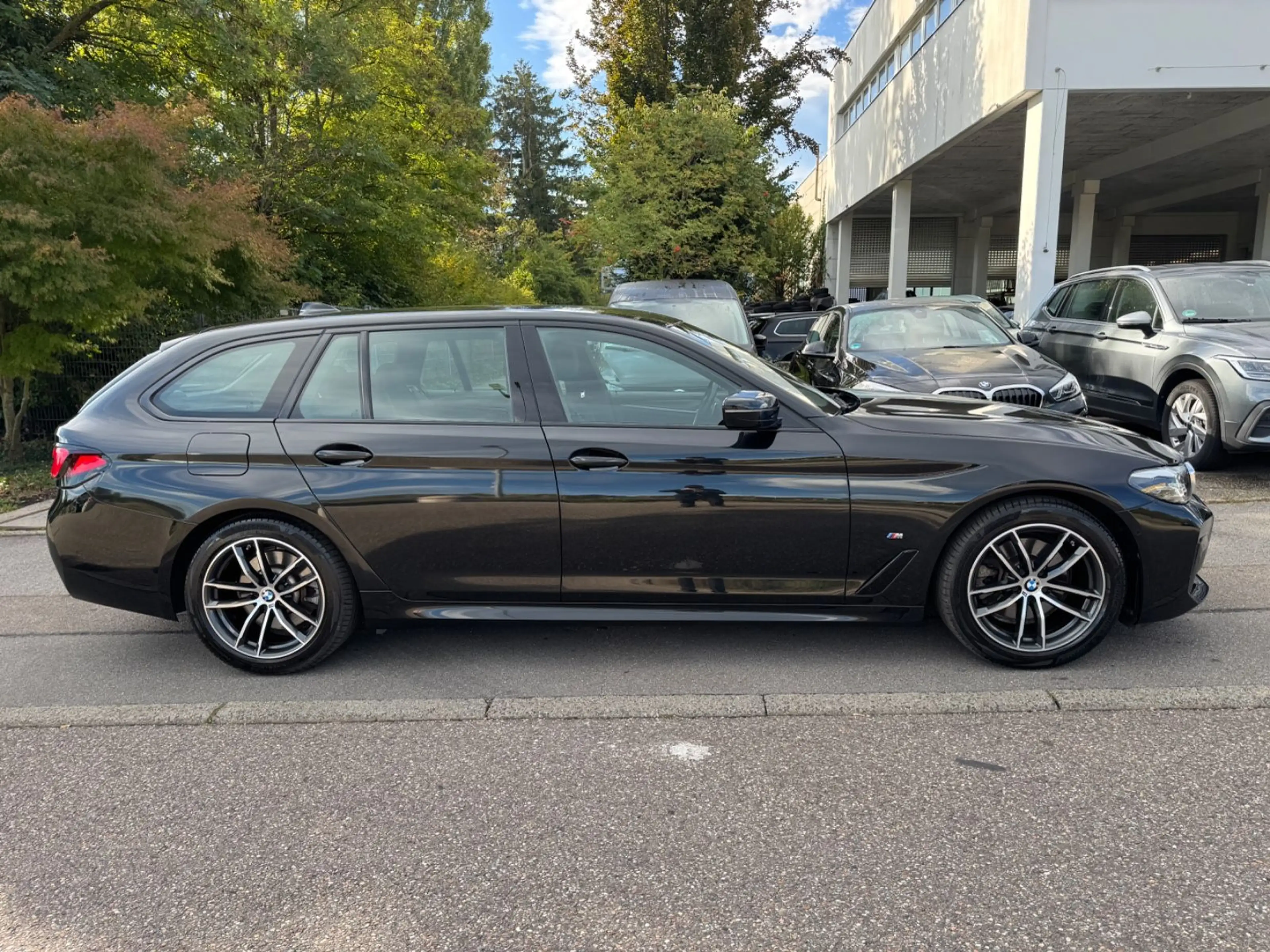 BMW 520 d Touring M Sport Navi LED Ambiente AHK 1.H — photo 7