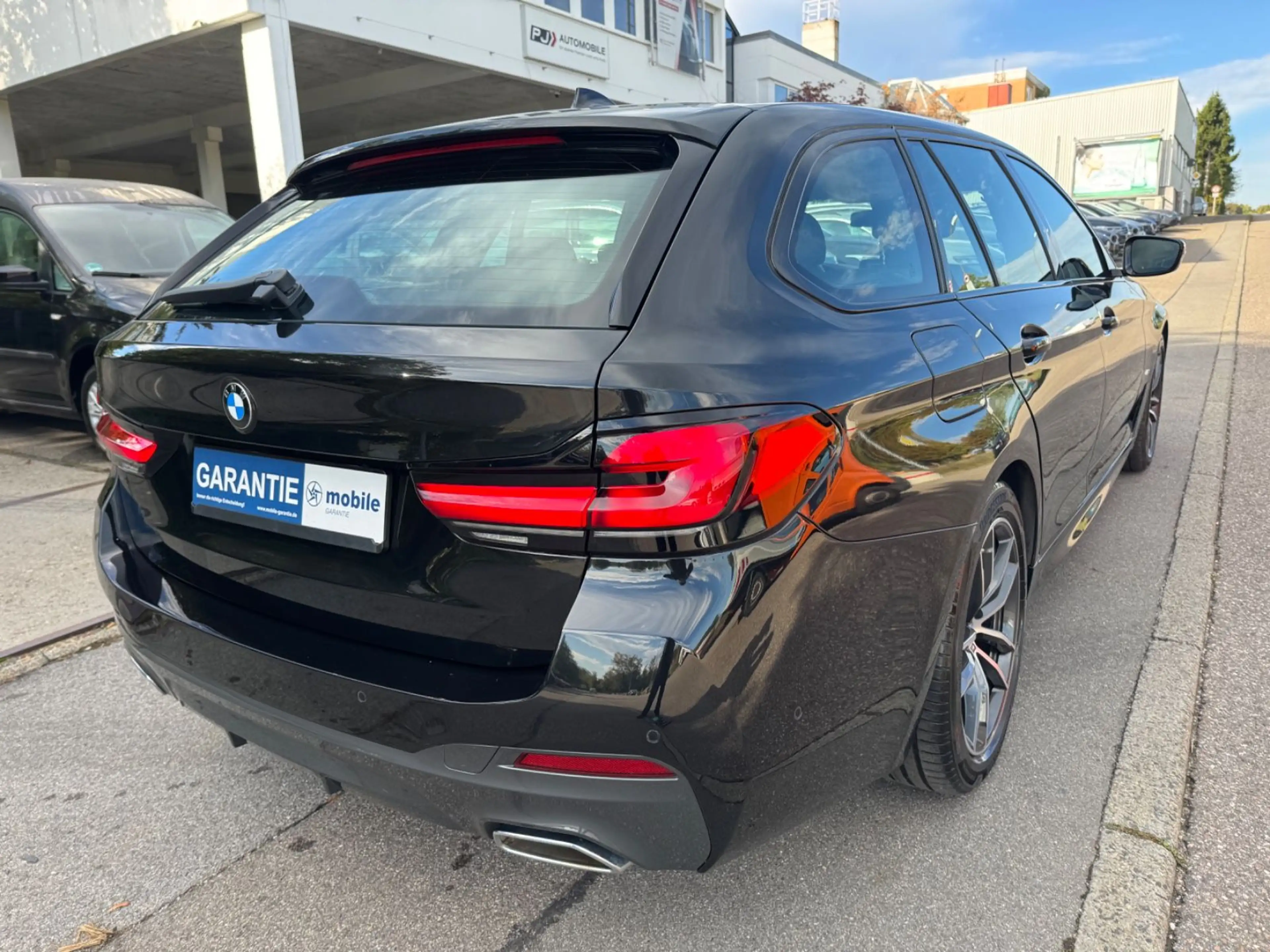 BMW 520 d Touring M Sport Navi LED Ambiente AHK 1.H — photo 6