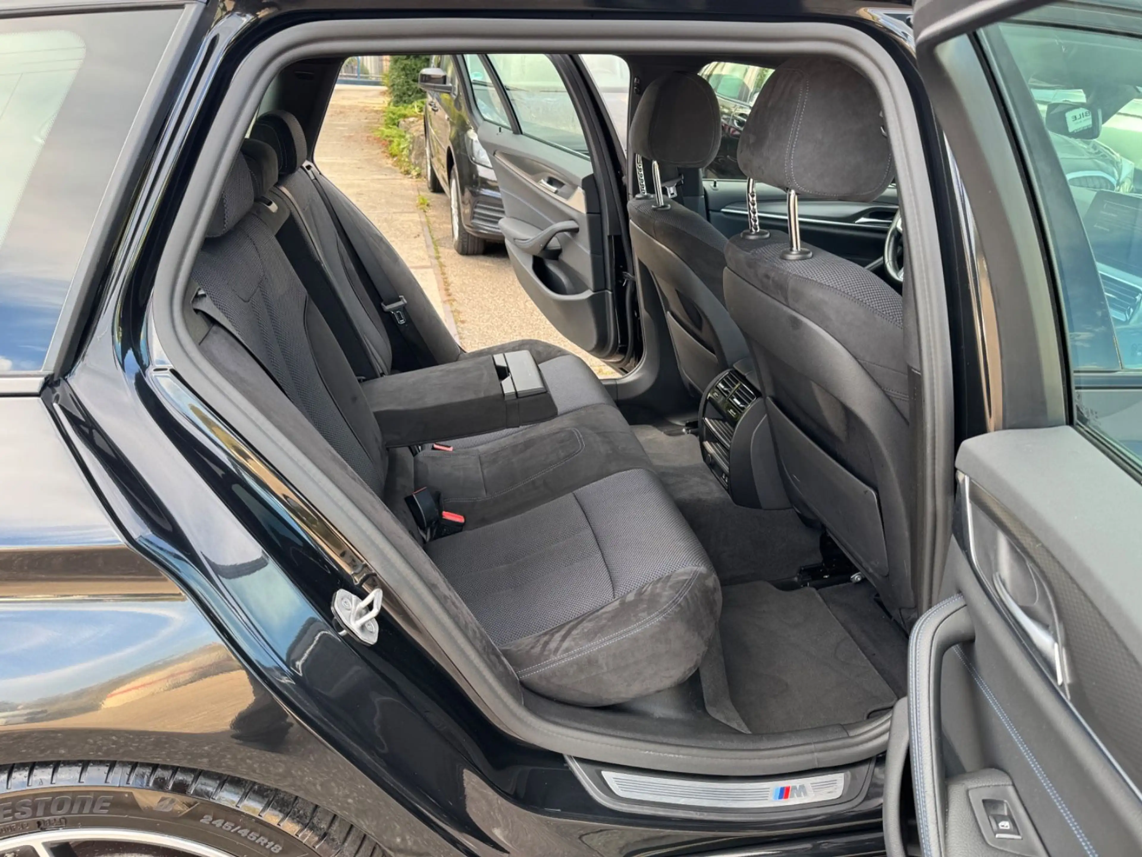 BMW 520 d Touring M Sport Navi LED Ambiente AHK 1.H — photo 14