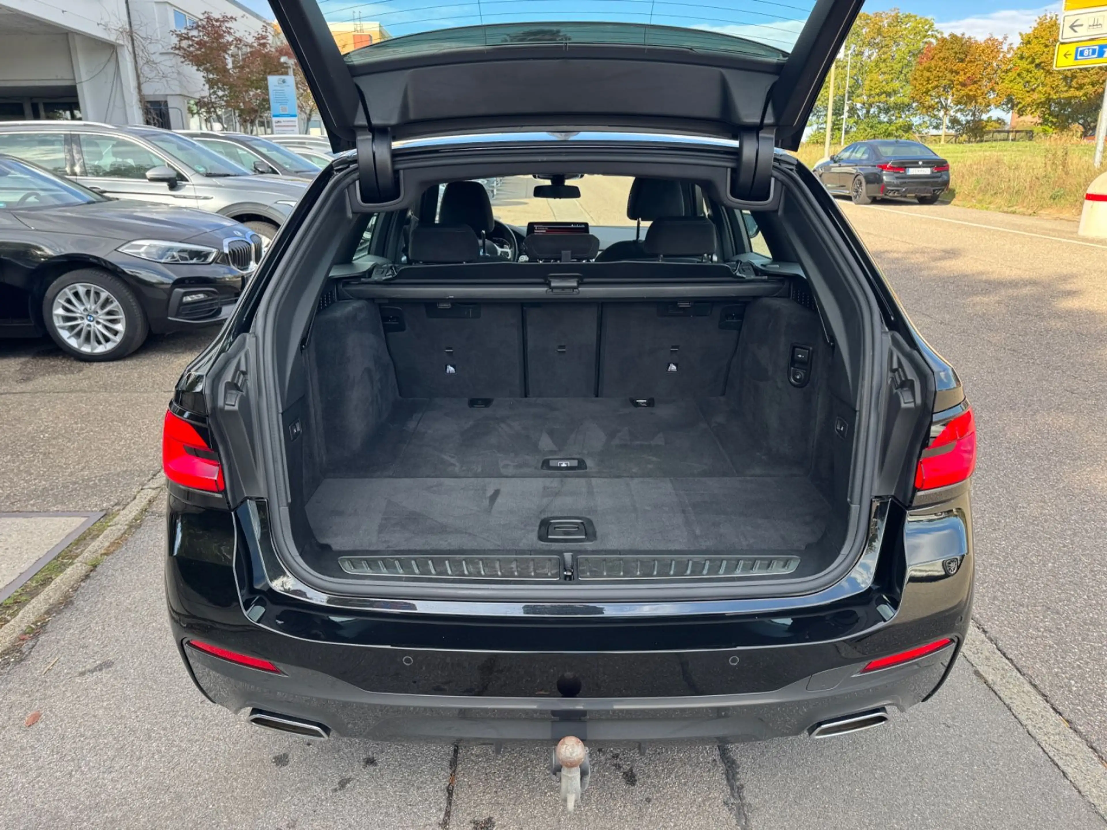 BMW 520 d Touring M Sport Navi LED Ambiente AHK 1.H — photo 15
