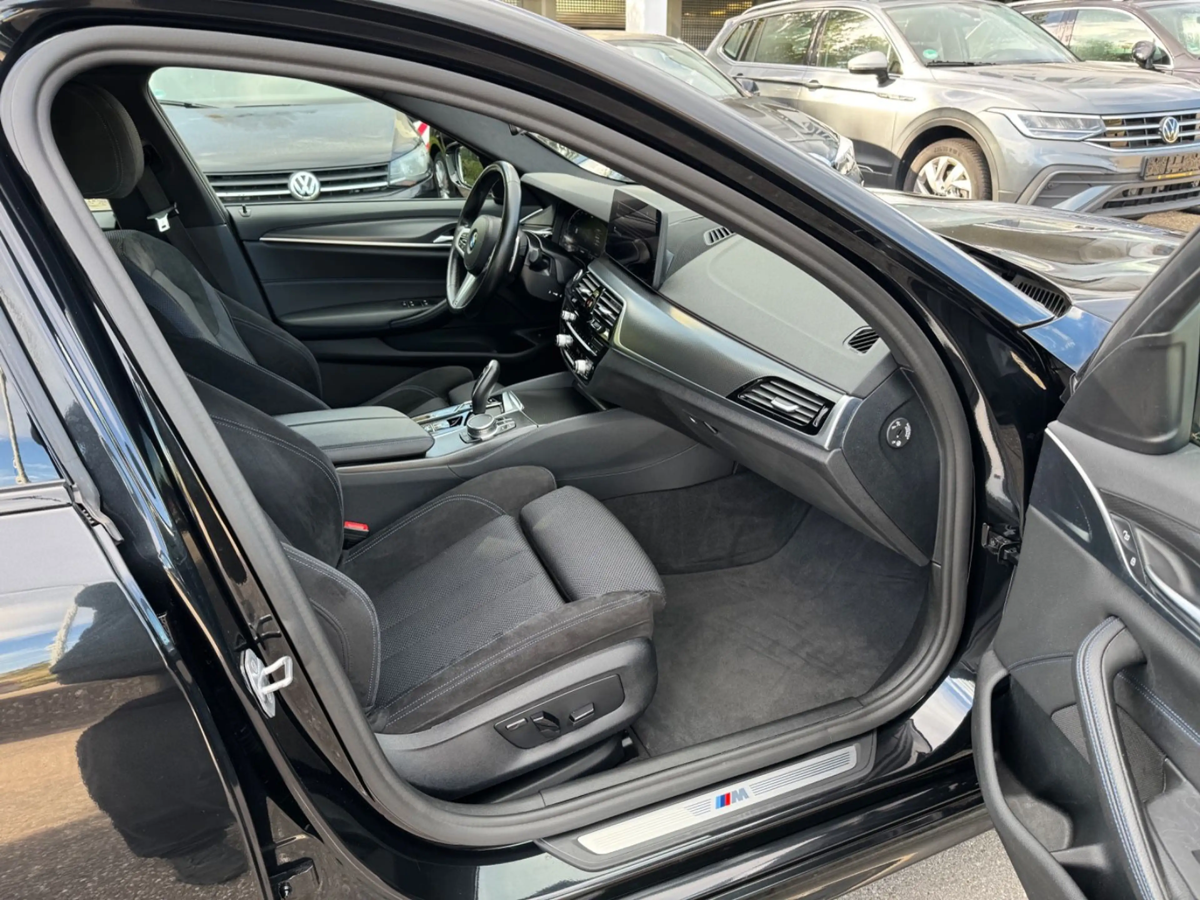 BMW 520 d Touring M Sport Navi LED Ambiente AHK 1.H — photo 12