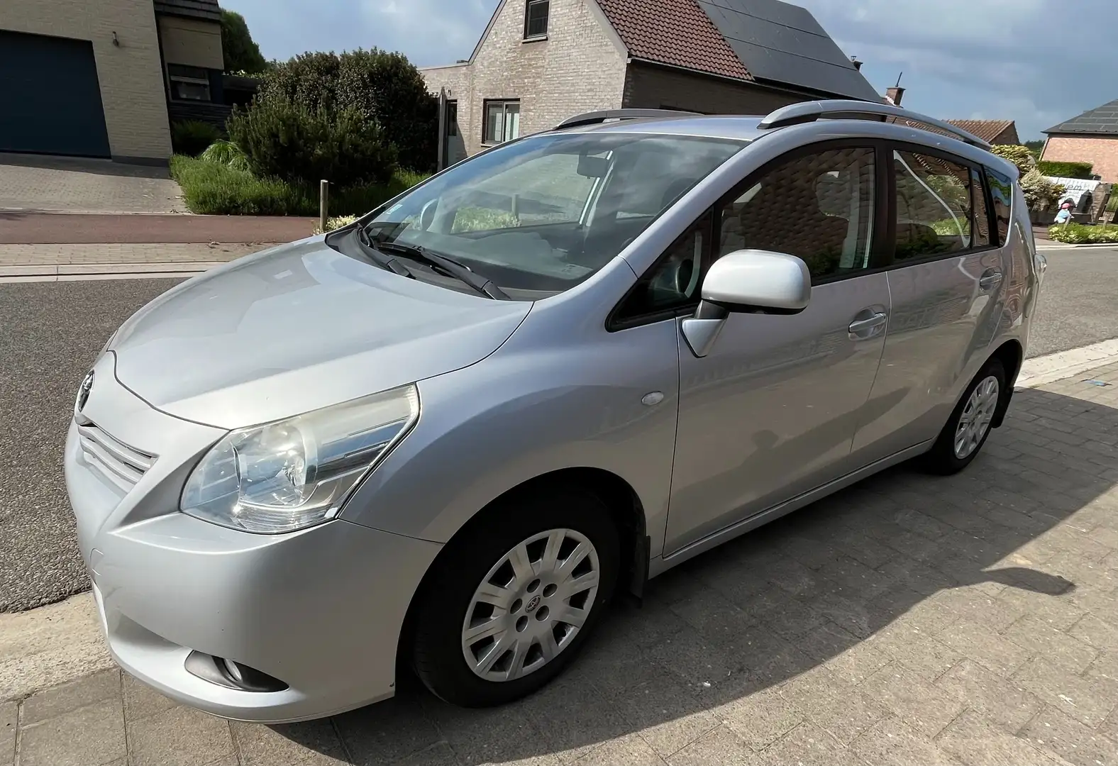 Toyota Verso Verso 1.6 Zilver - 1