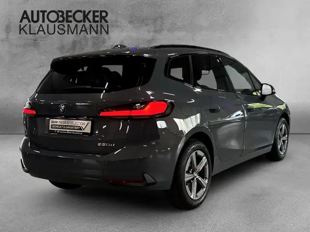 BMW 2 Series view 2