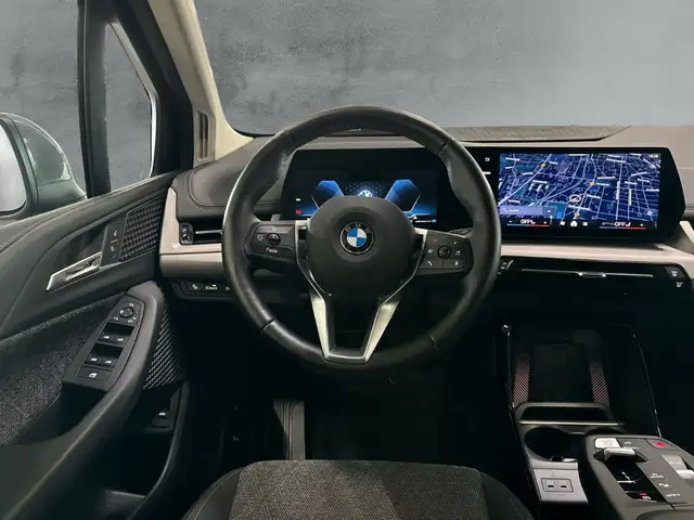 BMW 2 Series view 10