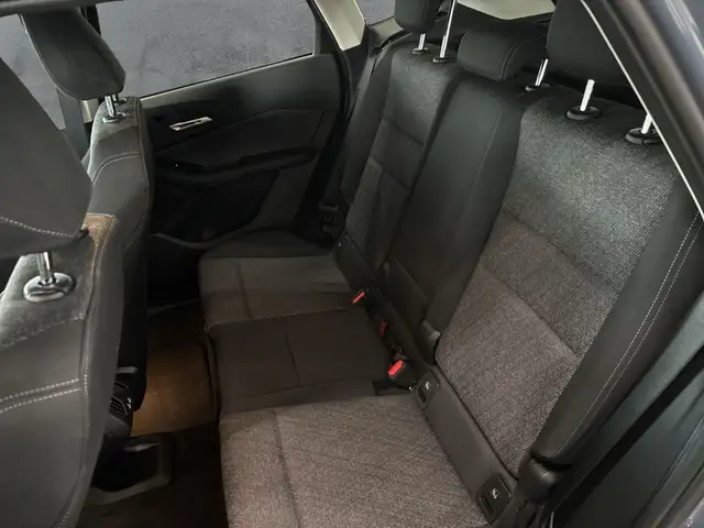 BMW 2 Series view 13