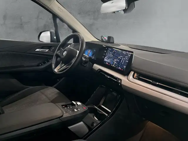 BMW 2 Series view 12