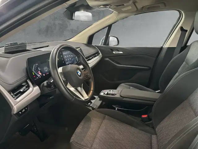 BMW 2 Series view 8